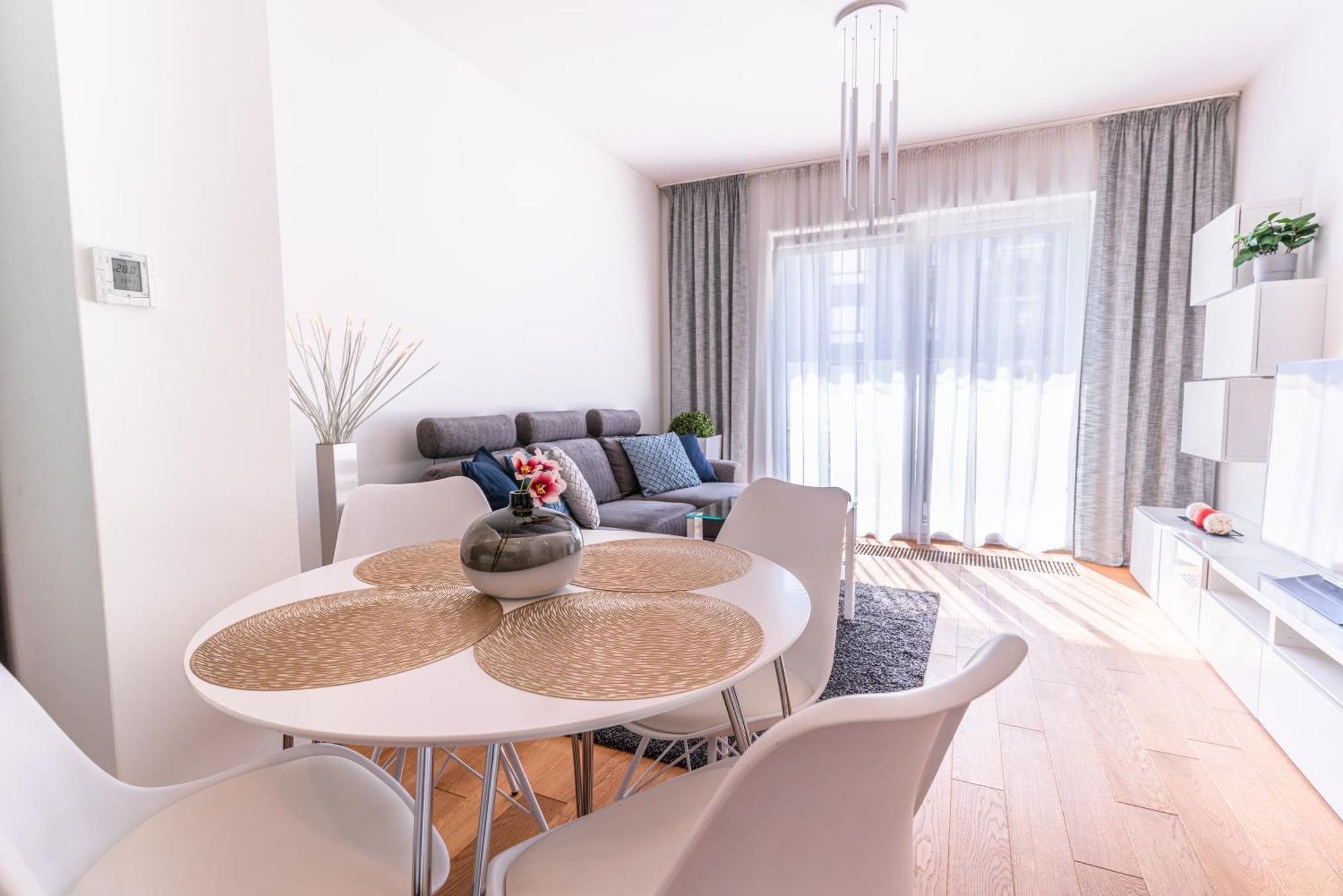 Apartamenty Homely Place Serce Poznania - Stary Rynek - Parking Room photo